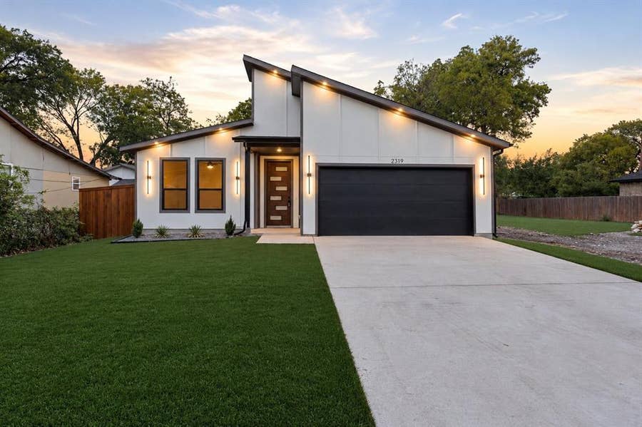 Property photo for 2319 Moffatt Avenue, Dallas, TX
