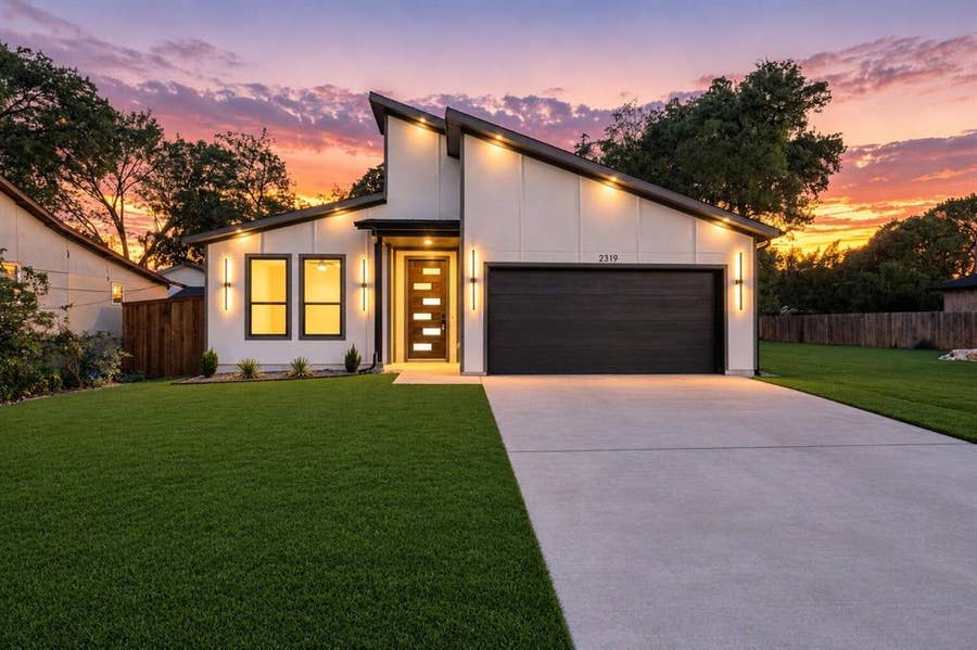 Property photo for 2319 Moffatt Avenue, Dallas, TX