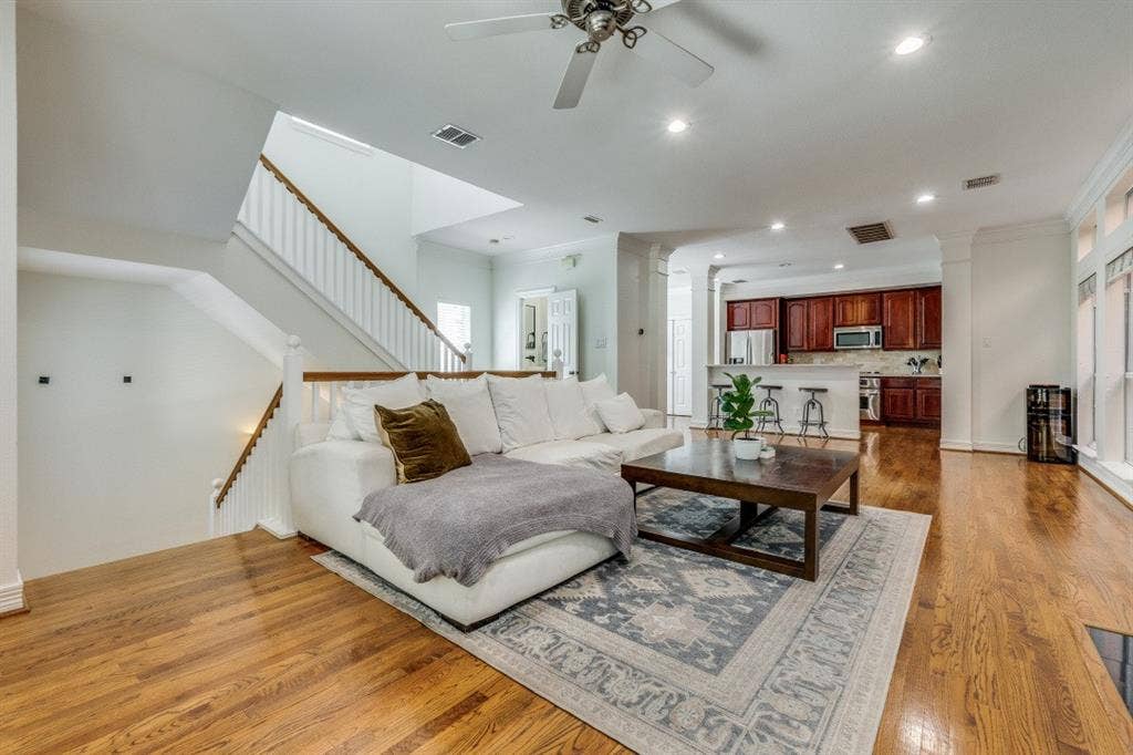2910 State Street, Dallas, TX 75204 2910 State Street, Dallas, TX 75204