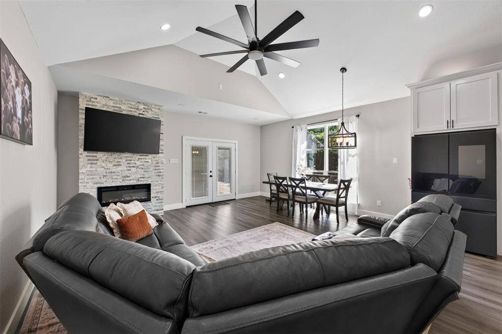 9116 Beckleycrest Avenue, Dallas, TX 75232 9116 Beckleycrest Avenue, Dallas, TX 75232