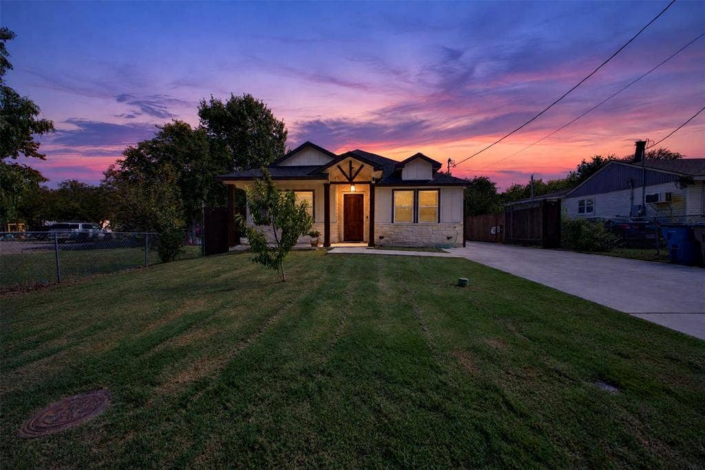 9116 Beckleycrest Avenue, Dallas, TX 75232 Welcome Home!