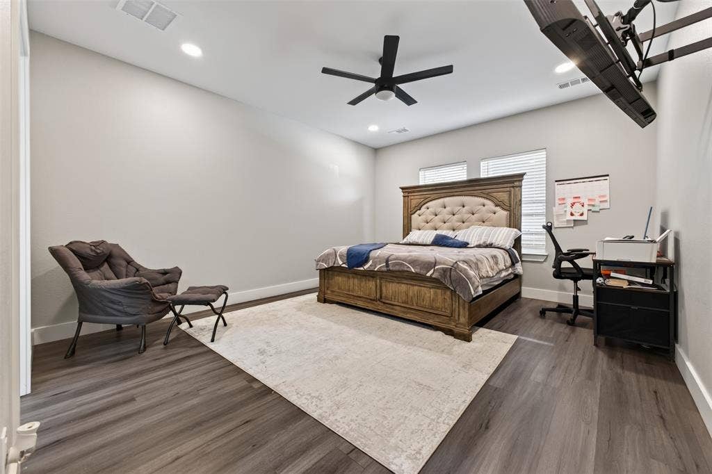 9116 Beckleycrest Avenue, Dallas, TX 75232 Spacious Primary tucked away in the back of the home.