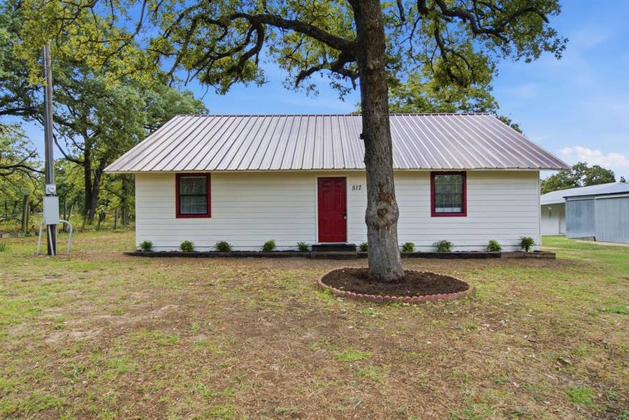 Property photo for 517 Sandy Oaks Road, Springtown, TX