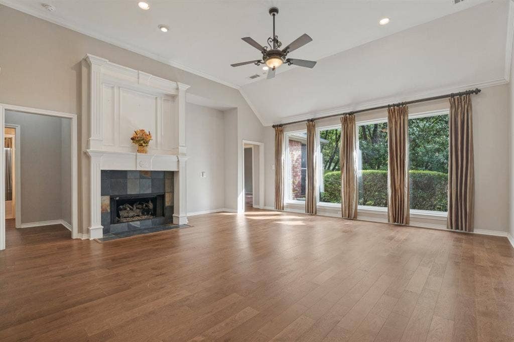 Living Rm with view to split bedroom design