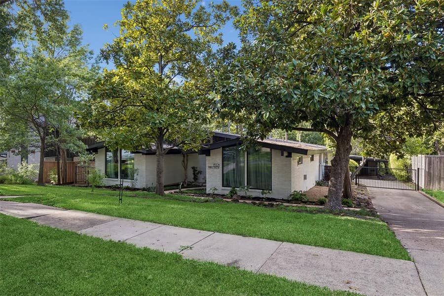 Property photo for 13321 Purple Sage Road, Dallas, TX