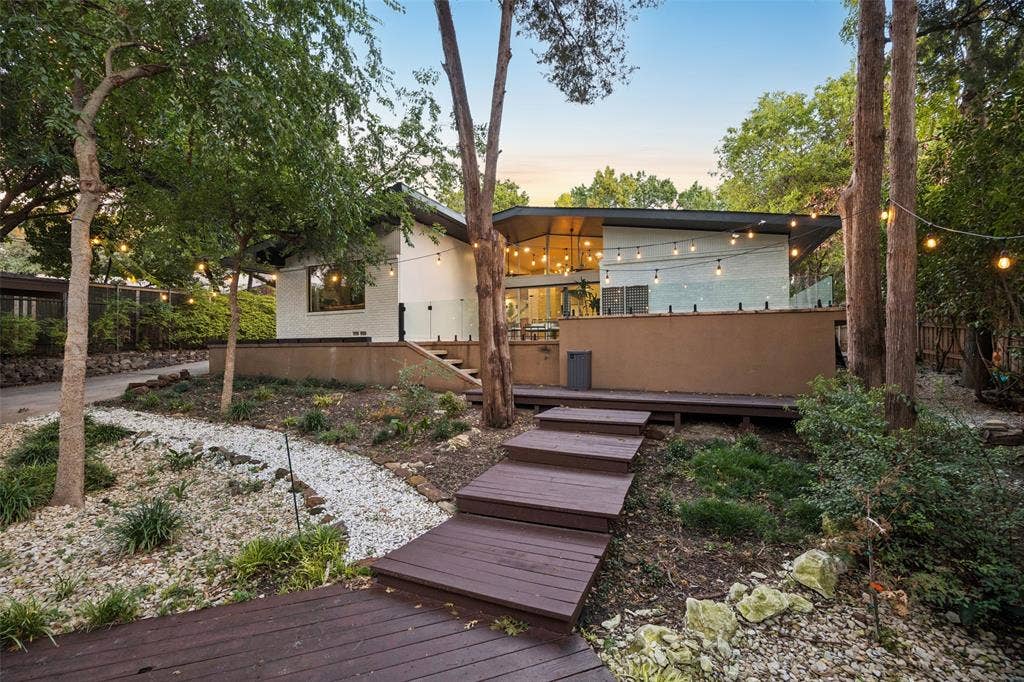 13321 Purple Sage Road, Dallas, TX 75240