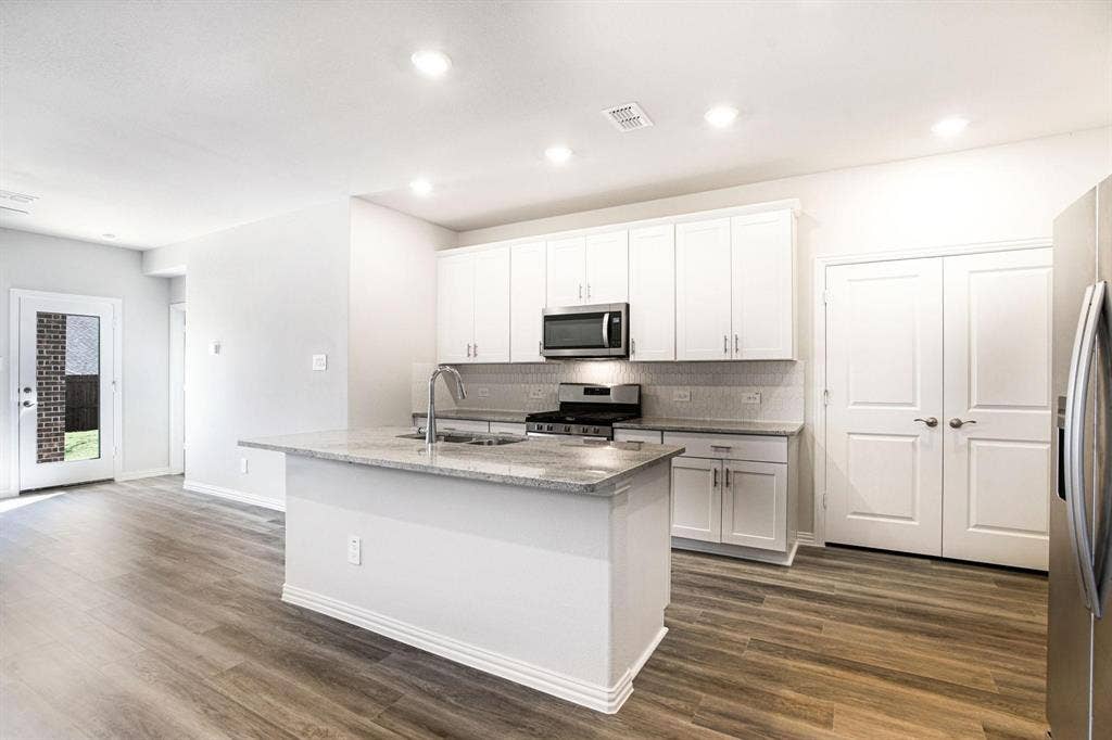 516 Ezra Lane, McKinney, TX 75069 516 Ezra Lane, McKinney, TX 75069