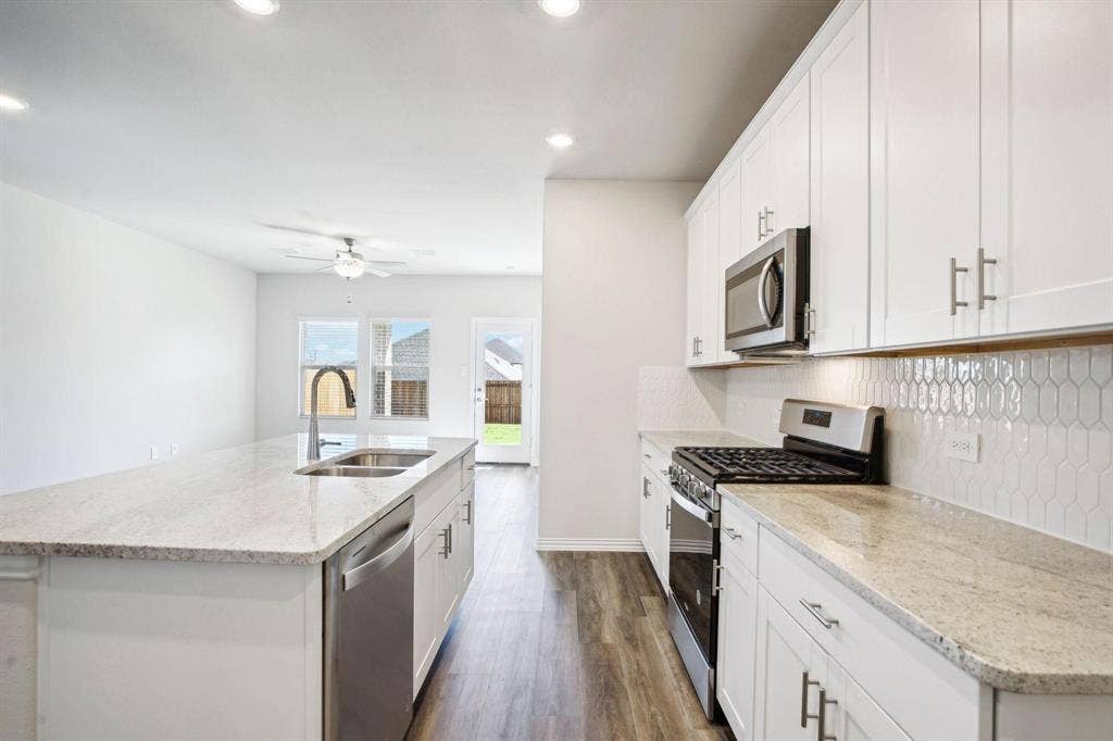 516 Ezra Lane, McKinney, TX 75069 516 Ezra Lane, McKinney, TX 75069