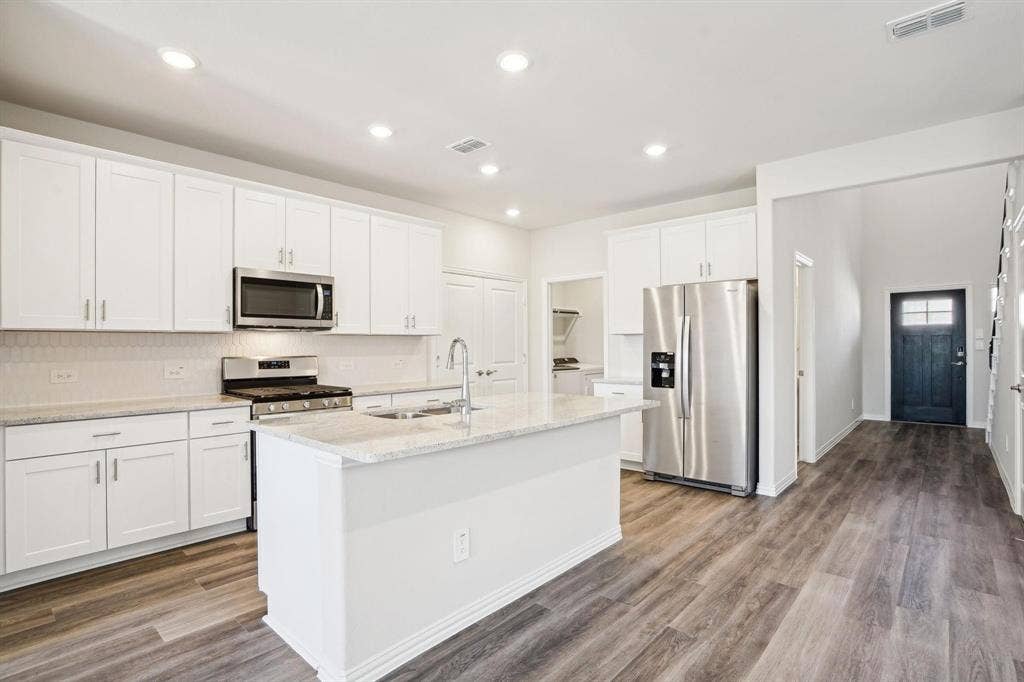 516 Ezra Lane, McKinney, TX 75069 516 Ezra Lane, McKinney, TX 75069