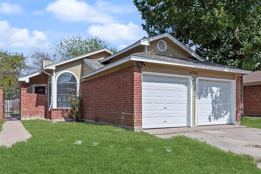 Property photo for 4745 Poppy Drive E, Fort Worth, TX