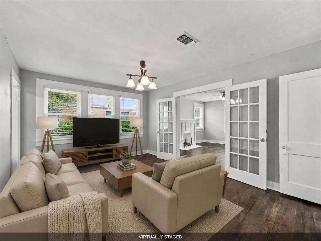 1511 Hollywood Avenue, Dallas, TX 75208
