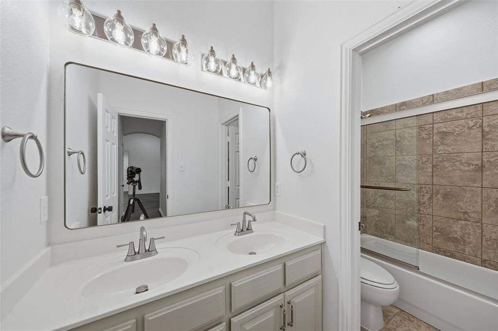 9112 Leafy Glade Road, Plano, TX 75024 9112 Leafy Glade Road, Plano, TX 75024
