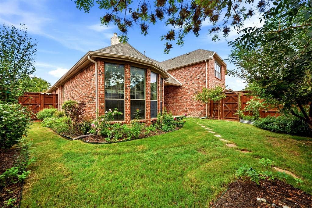 9112 Leafy Glade Road, Plano, TX 75024 9112 Leafy Glade Road, Plano, TX 75024