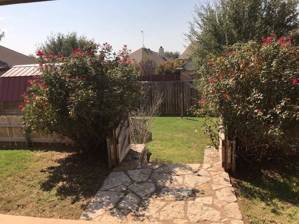 1005 Winding Road, Granbury, TX 76049 1005 Winding Road, Granbury, TX 76049