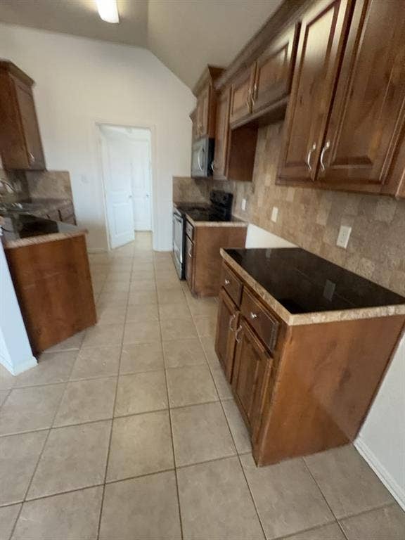 1005 Winding Road, Granbury, TX 76049 1005 Winding Road, Granbury, TX 76049