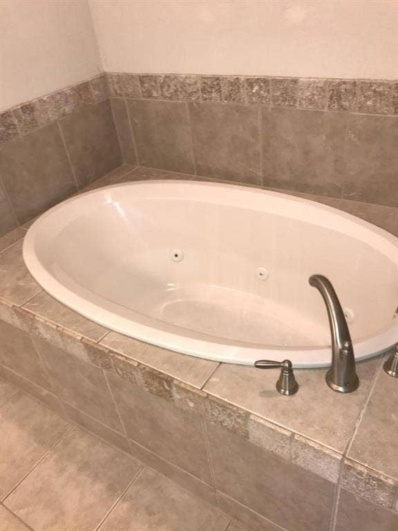 1005 Winding Road, Granbury, TX 76049 1005 Winding Road, Granbury, TX 76049