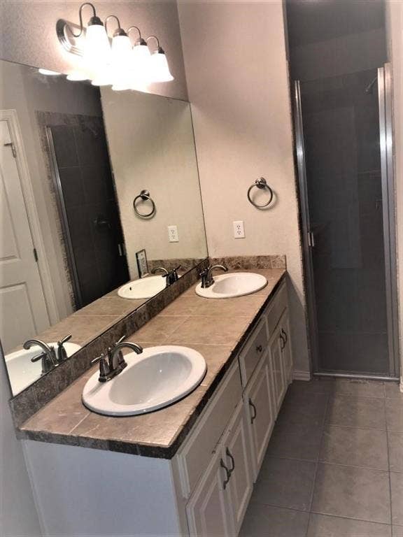 1005 Winding Road, Granbury, TX 76049 1005 Winding Road, Granbury, TX 76049