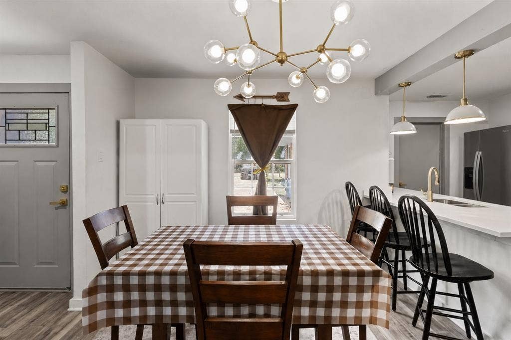 110 Pierce Drive, Mabank, TX 75156 110 Pierce Drive, Mabank, TX 75156