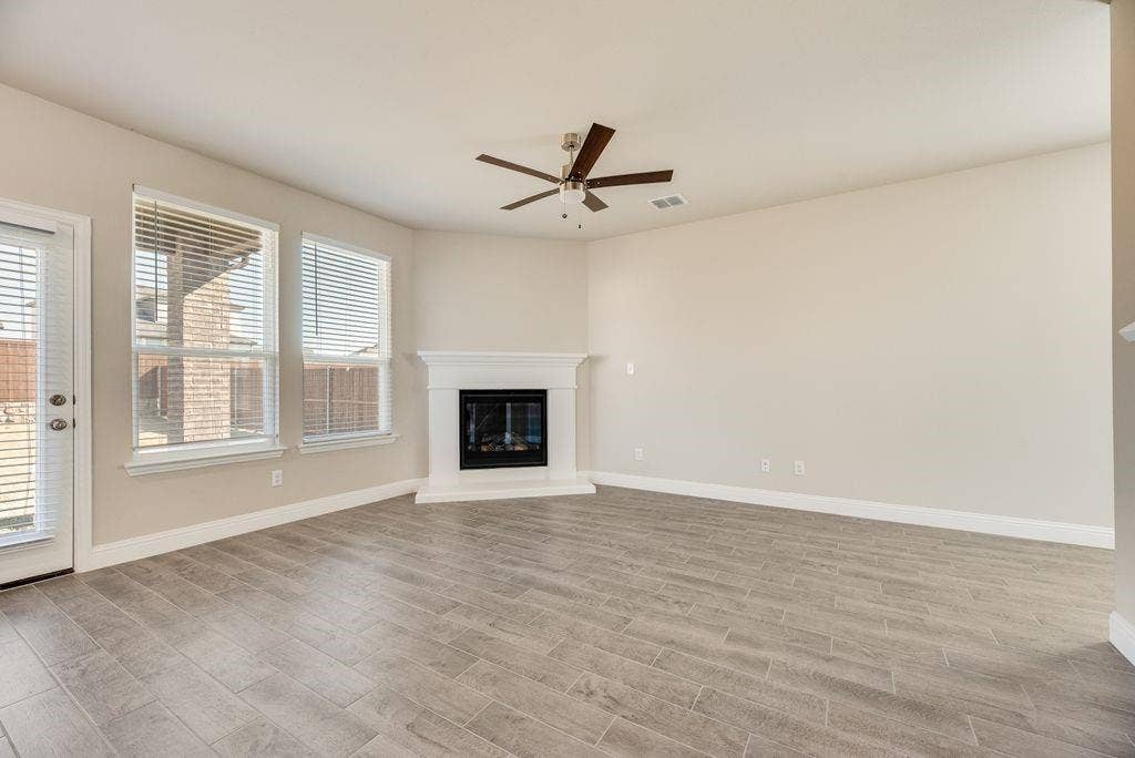 1537 Vermillion Street, Forney, TX 75126 1537 Vermillion Street, Forney, TX 75126