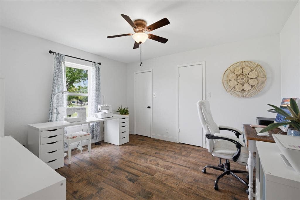 698 Hackberry Road, Van Alstyne, TX 75495