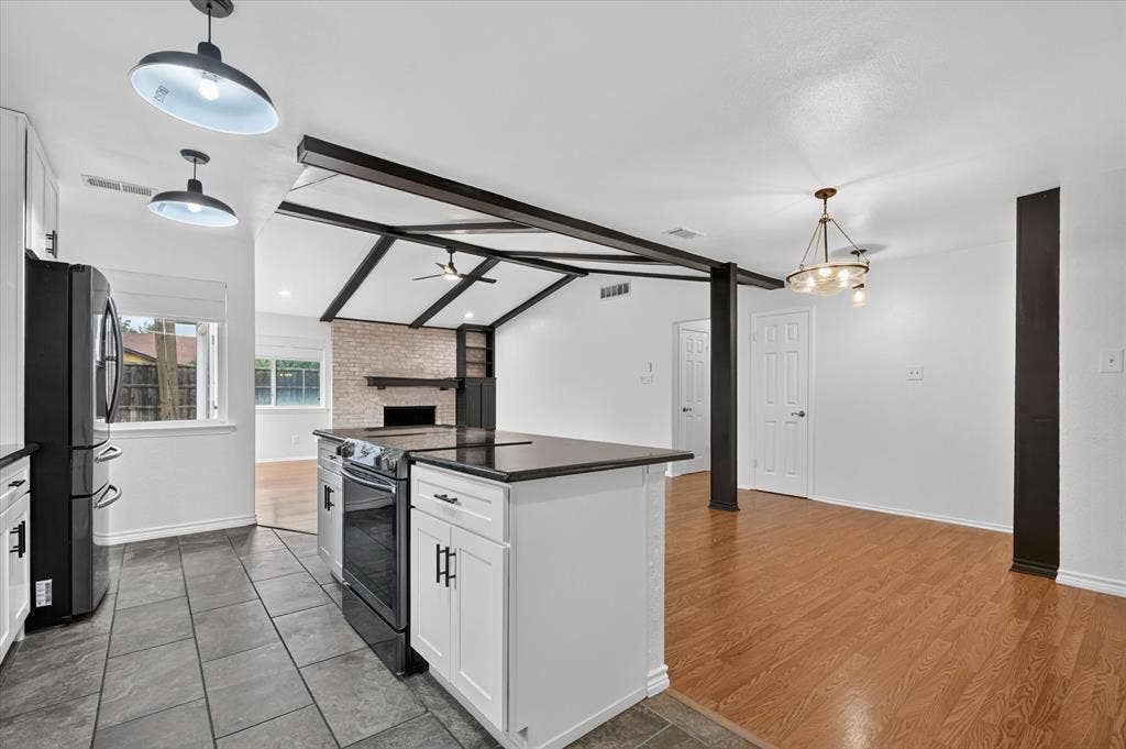 1909 Windsong Trail, Richardson, TX 75081 1909 Windsong Trail, Richardson, TX 75081
