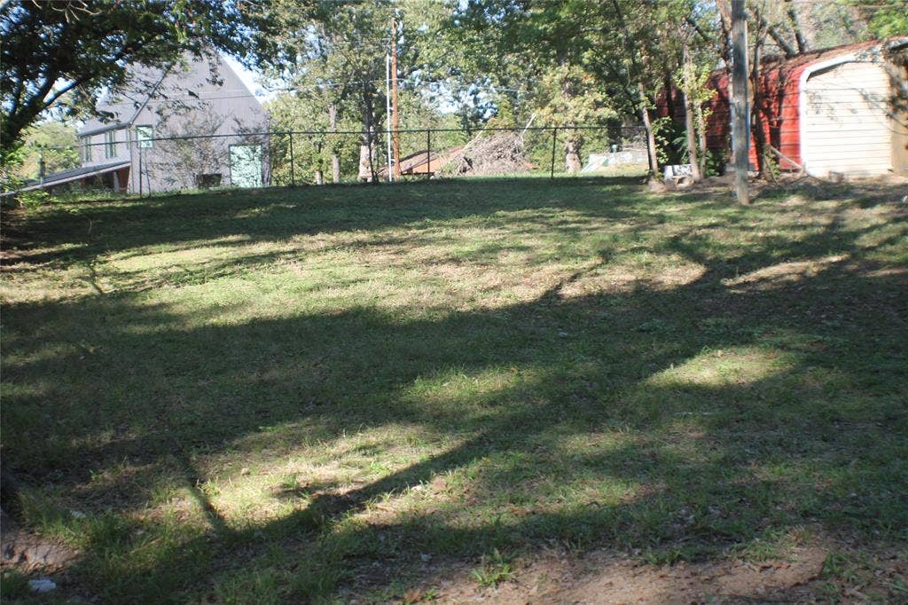 111 Daniel Drive, Mabank, TX 75156 111 Daniel Drive, Mabank, TX 75156