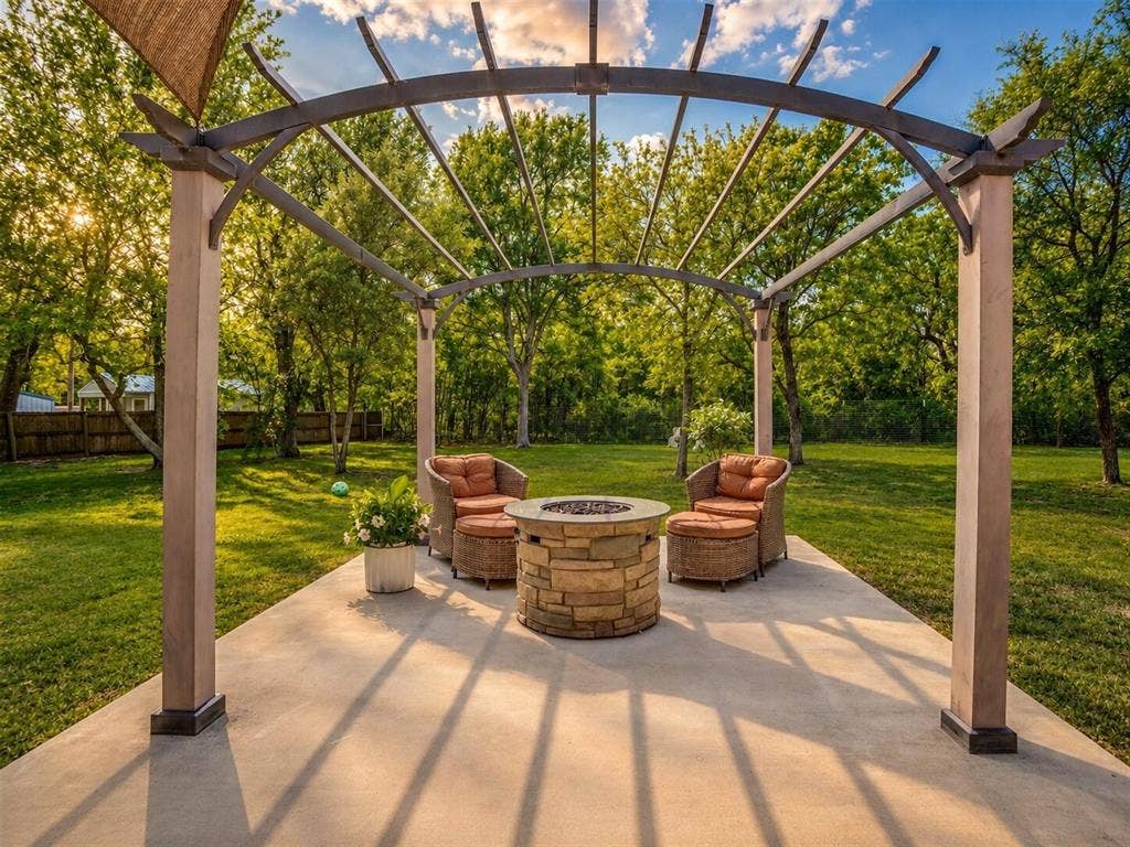 104 Windsong Court, Weatherford, TX 76087
