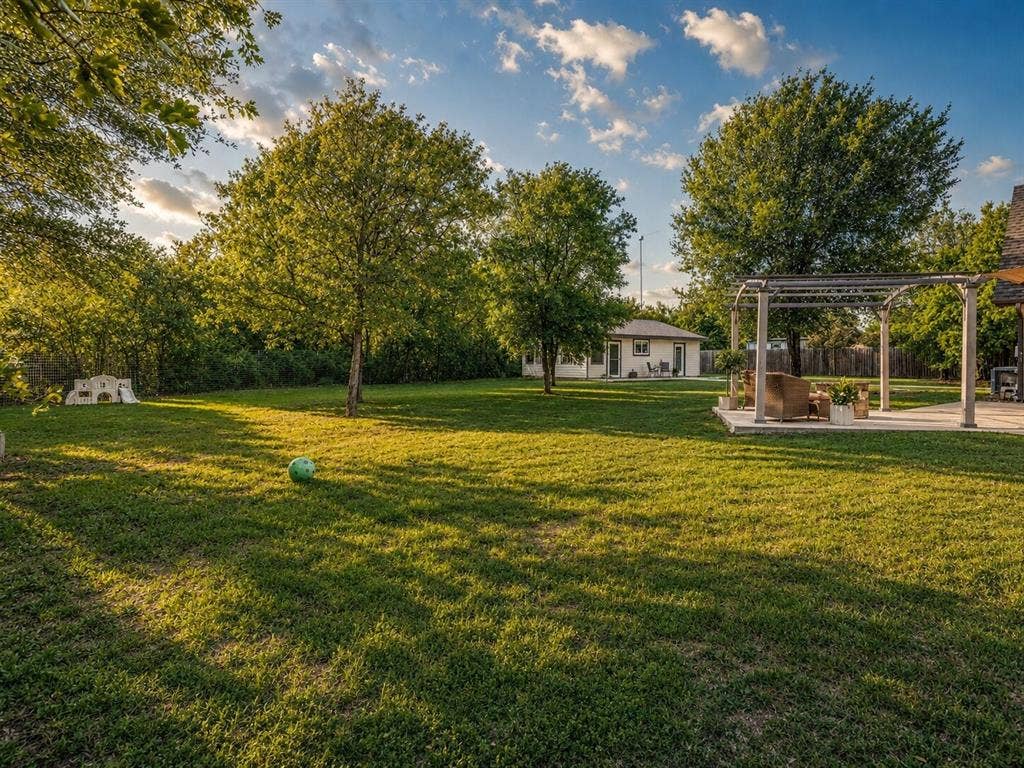 104 Windsong Court, Weatherford, TX 76087