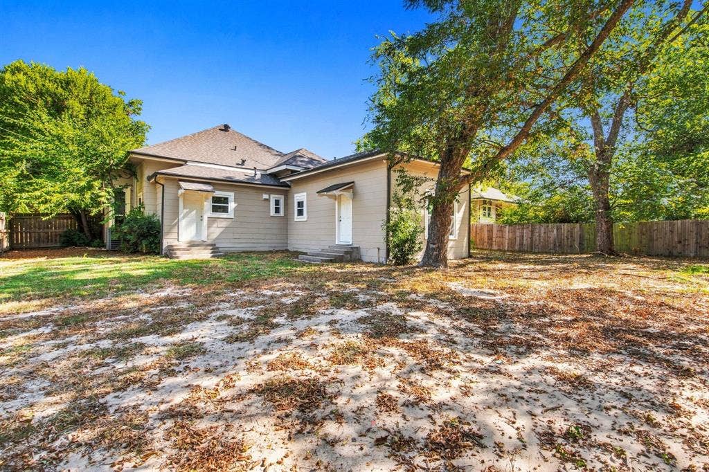2115 Walworth Street, Greenville, TX 75401 2115 Walworth Street, Greenville, TX 75401
