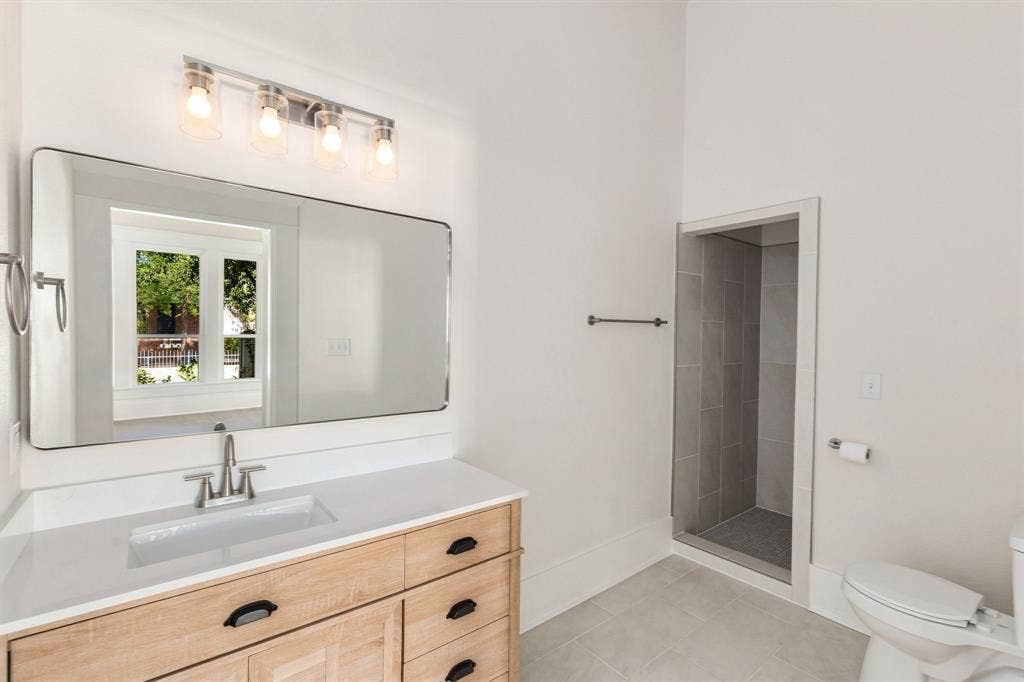 2115 Walworth Street, Greenville, TX 75401 2115 Walworth Street, Greenville, TX 75401