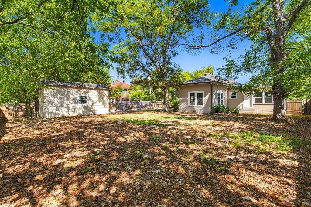 2115 Walworth Street, Greenville, TX 75401 2115 Walworth Street, Greenville, TX 75401