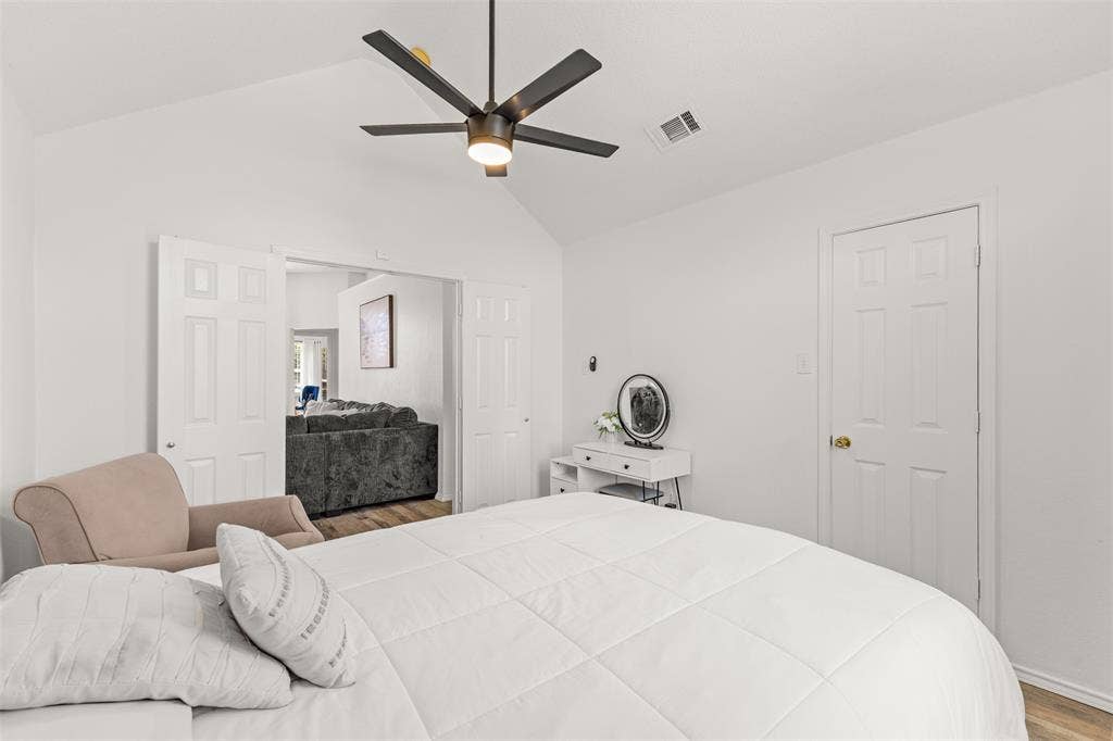 1938 Woodglen Drive, Mesquite, TX 75149 1938 Woodglen Drive, Mesquite, TX 75149