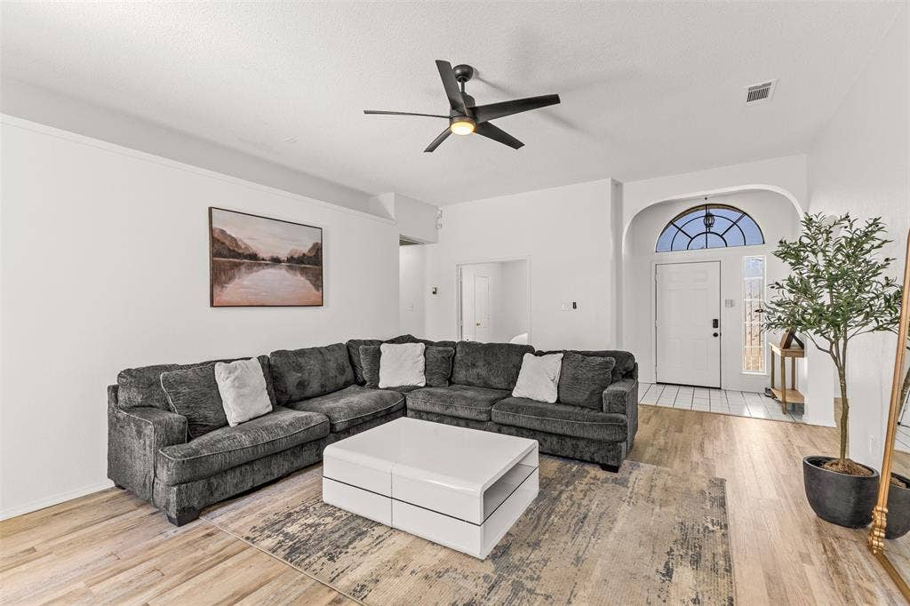 1938 Woodglen Drive, Mesquite, TX 75149 1938 Woodglen Drive, Mesquite, TX 75149