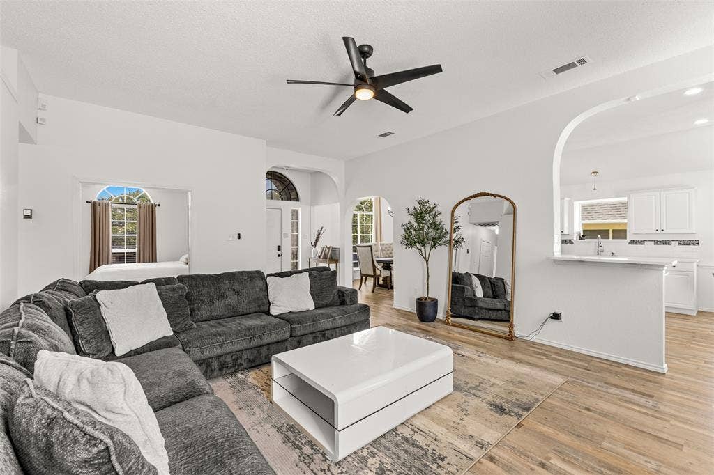 1938 Woodglen Drive, Mesquite, TX 75149 1938 Woodglen Drive, Mesquite, TX 75149