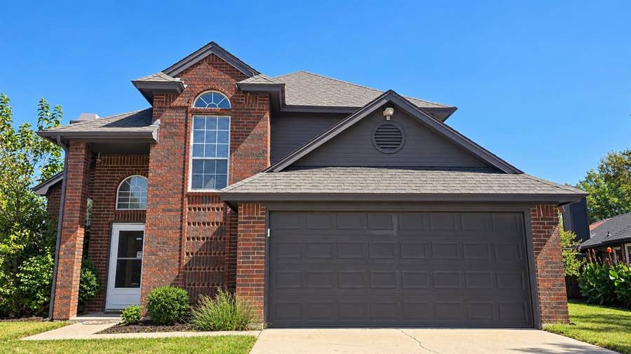 Property photo for 5912 Ravenya Street, Fort Worth, TX