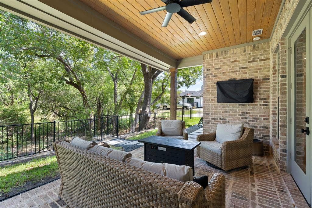477 Stone Canyon Drive, Sunnyvale, TX 75182