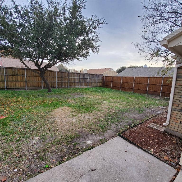 8006 Yacht Club Drive, Rowlett, TX 75089 8006 Yacht Club Drive, Rowlett, TX 75089