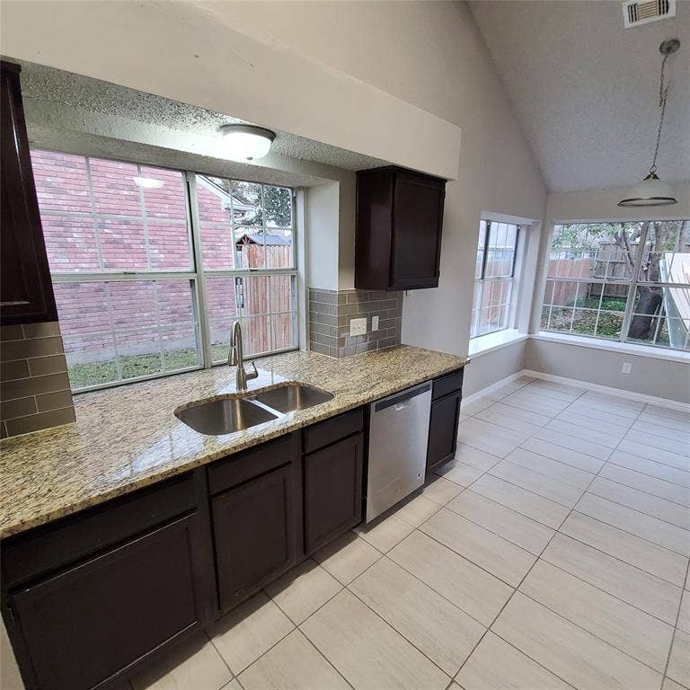 8006 Yacht Club Drive, Rowlett, TX 75089 8006 Yacht Club Drive, Rowlett, TX 75089