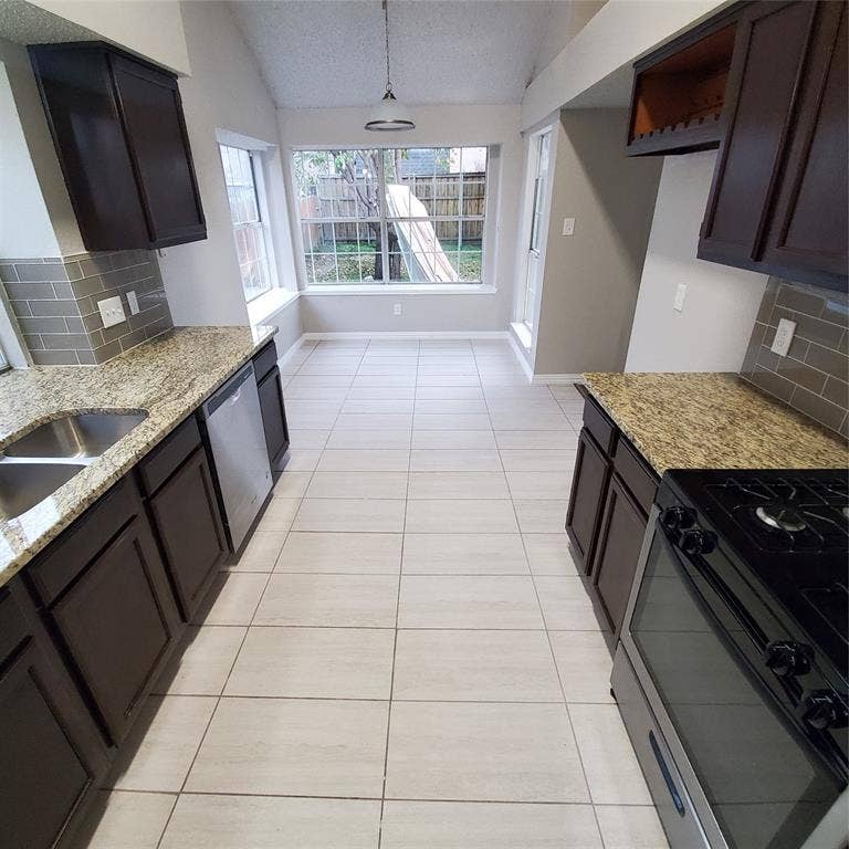 8006 Yacht Club Drive, Rowlett, TX 75089 8006 Yacht Club Drive, Rowlett, TX 75089