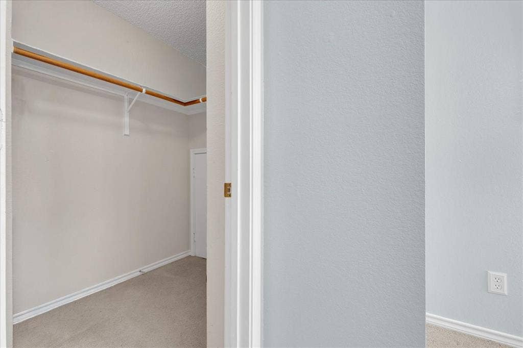 305 Moss Hill Road, Irving, TX 75063 305 Moss Hill Road, Irving, TX 75063