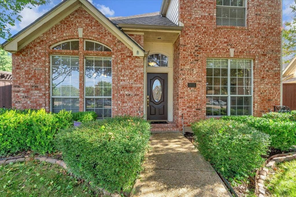 305 Moss Hill Road, Irving, TX 75063 305 Moss Hill Road, Irving, TX 75063