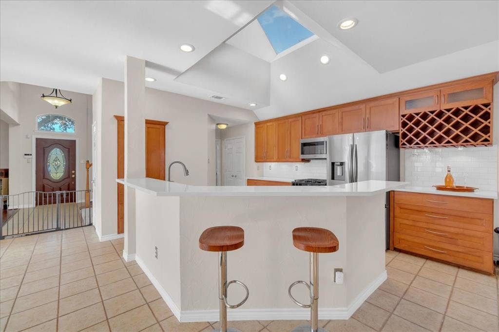 305 Moss Hill Road, Irving, TX 75063 305 Moss Hill Road, Irving, TX 75063