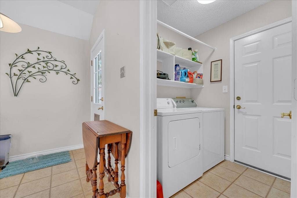 305 Moss Hill Road, Irving, TX 75063 305 Moss Hill Road, Irving, TX 75063