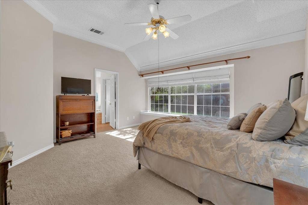 305 Moss Hill Road, Irving, TX 75063 305 Moss Hill Road, Irving, TX 75063