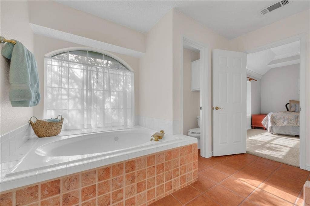 305 Moss Hill Road, Irving, TX 75063 305 Moss Hill Road, Irving, TX 75063