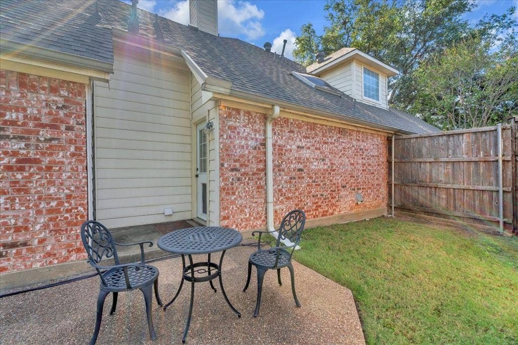 305 Moss Hill Road, Irving, TX 75063 305 Moss Hill Road, Irving, TX 75063