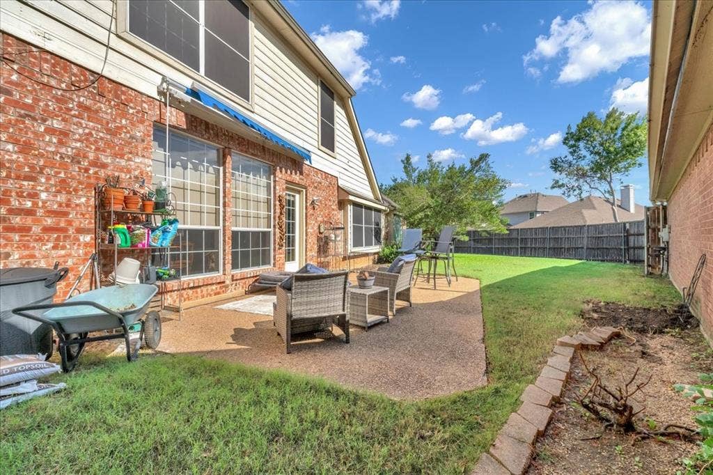 305 Moss Hill Road, Irving, TX 75063 305 Moss Hill Road, Irving, TX 75063