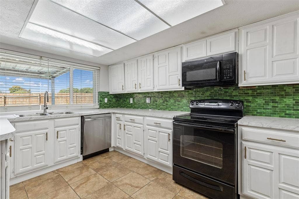 7319 Blackwillow Lane, Dallas, TX 75249 7319 Blackwillow Lane, Dallas, TX 75249