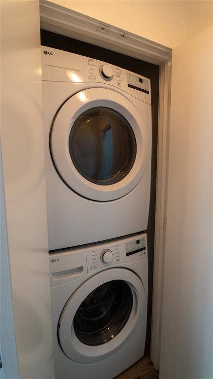 3014 Canton Street, Dallas, TX 75226 Stacked white LG front-loading washer and dryer unit