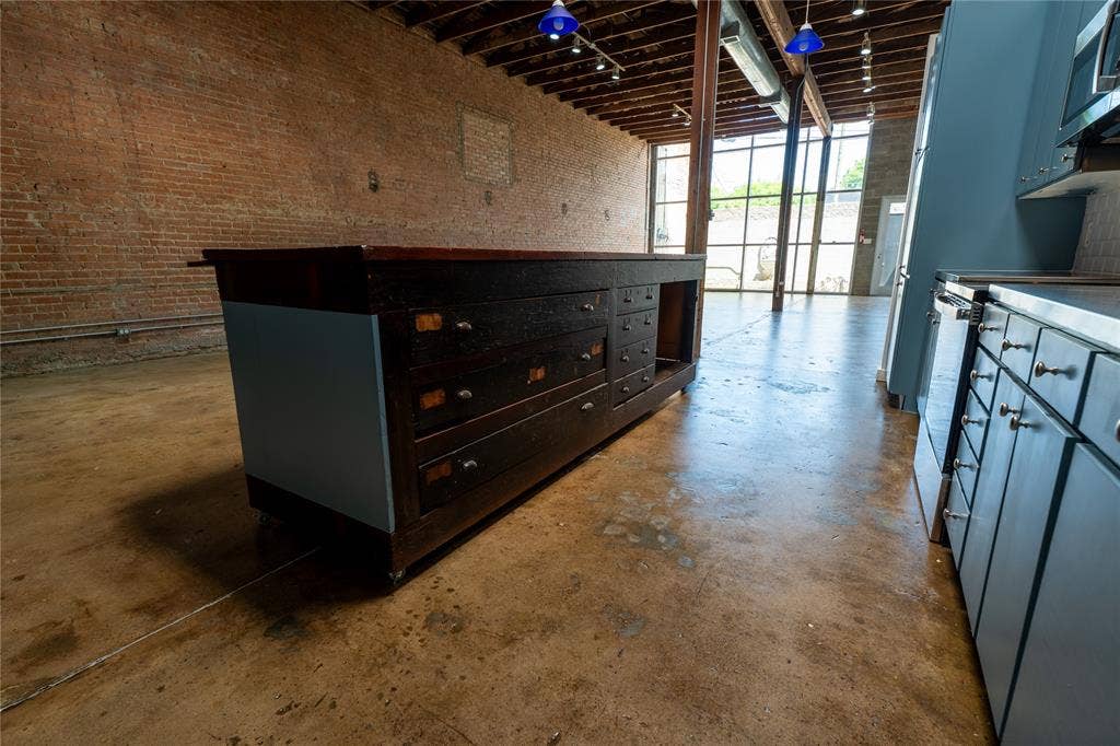 3014 Canton Street, Dallas, TX 75226 3014 Canton Street, Dallas, TX 75226